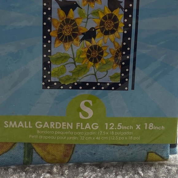 Art Flag Small Garden Flag 12.5in x 18in Sunflowers Birds Fade Resistant Sealed - Picture 6 of 11